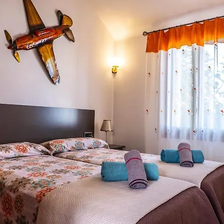Villa Seaside Ciutadella: Beach-nearby Retreat With Pool And Wi-fi *