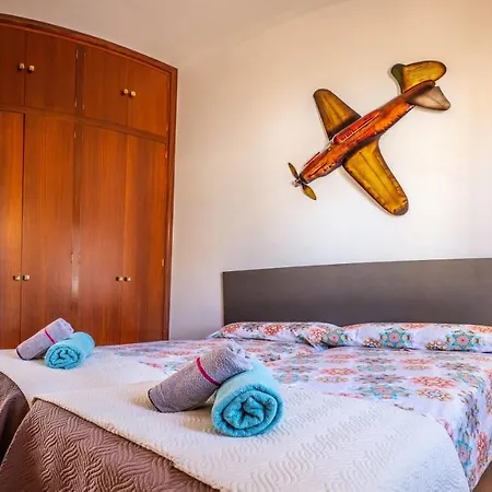 Seaside Ciutadella: Beach-nearby Retreat With Pool And Wi-fi *