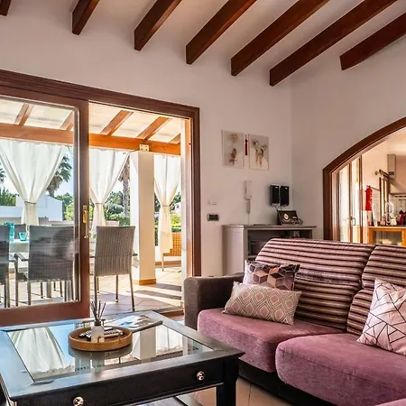 Seaside Ciutadella: Beach-nearby Retreat With Pool And Wi-fi Villa