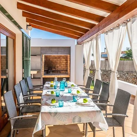 Seaside Ciutadella: Beach-nearby Retreat With Pool And Wi-fi *